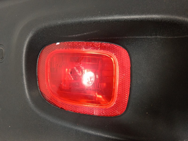 Recambio de paragolpes trasero para jeep renegade deserthawk 4wd referencia OEM IAM 735585023  