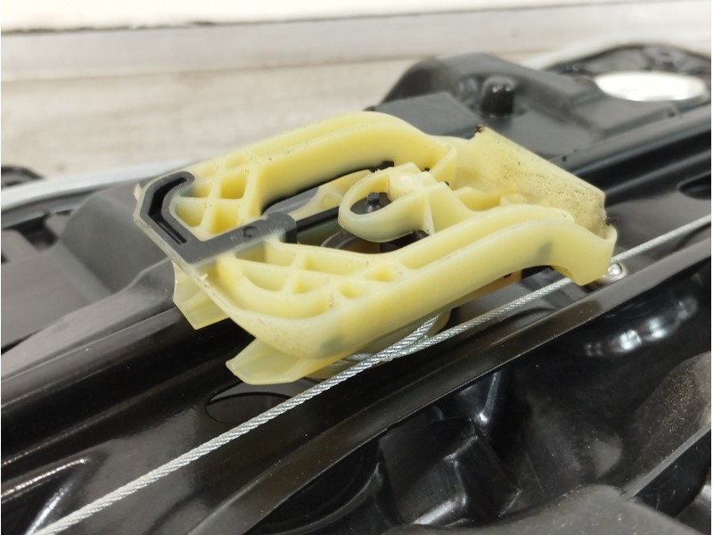 Recambio de elevalunas delantero derecho para mercedes-benz clase b (w247) 247 referencia OEM IAM A0009065706 A1775409410 A24782