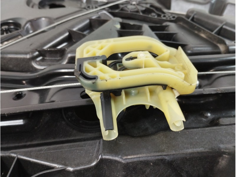 Recambio de elevalunas delantero izquierdo para mercedes-benz clase b (w247) 247 referencia OEM IAM A0009065806 A1775409410 A247