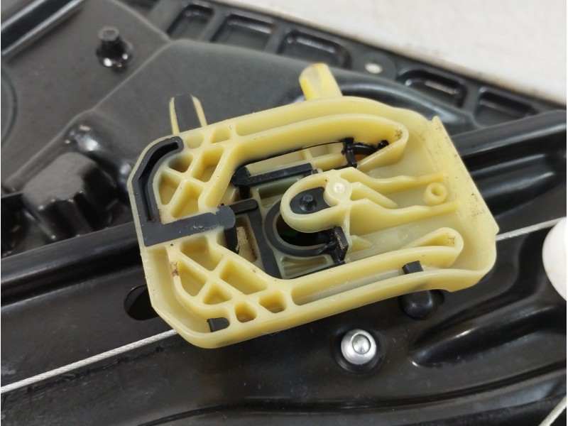 Recambio de elevalunas trasero izquierdo para mercedes-benz clase b (w247) 247 referencia OEM IAM A0997302701 A0009060808 A17754