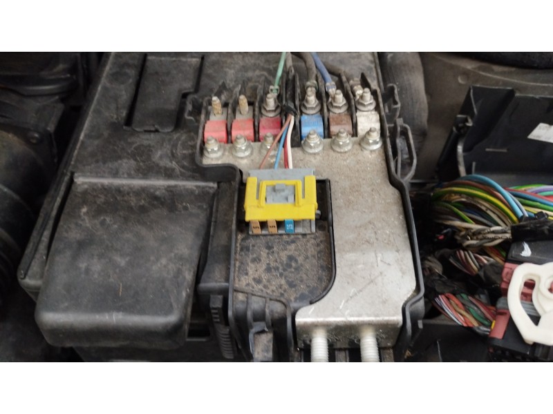 Recambio de caja reles / fusibles para citroën berlingo station wagon xtr referencia OEM IAM 9662286080  