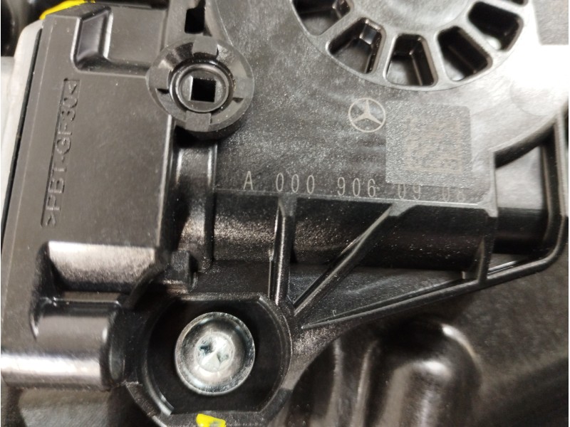 Recambio de elevalunas trasero derecho para mercedes-benz clase b (w247) 247 referencia OEM IAM A0997302801 A0009060908 A1775400
