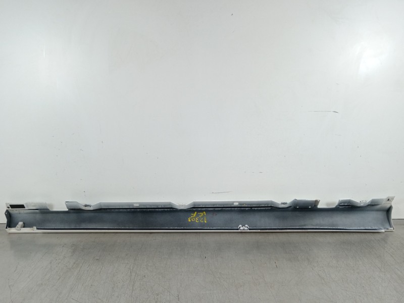 Recambio de faldon lateral para mercedes-benz clase b (w247) 247 referencia OEM IAM A1776908600  