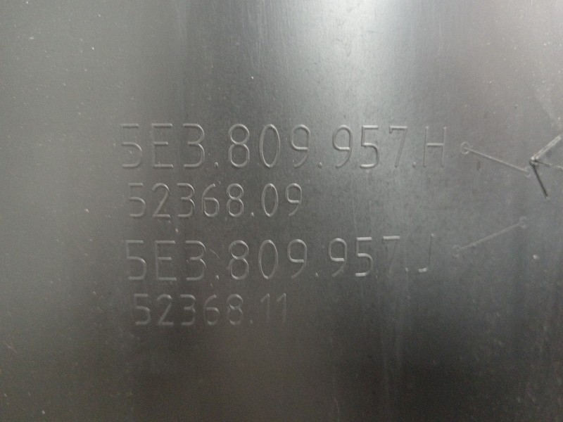 Recambio de paso rueda para skoda octavia combi (5e5) ambition referencia OEM IAM 5E3809957H  