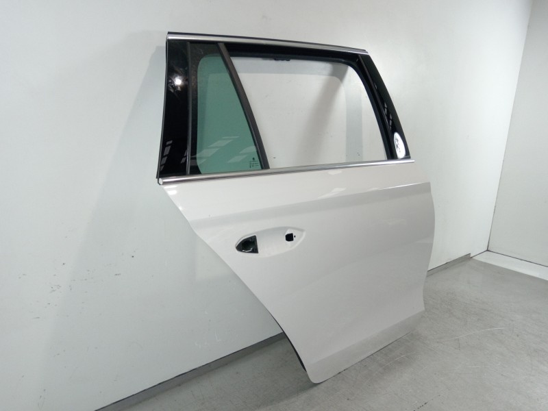 Recambio de puerta trasera derecha para skoda octavia combi (5e5) ambition referencia OEM IAM   