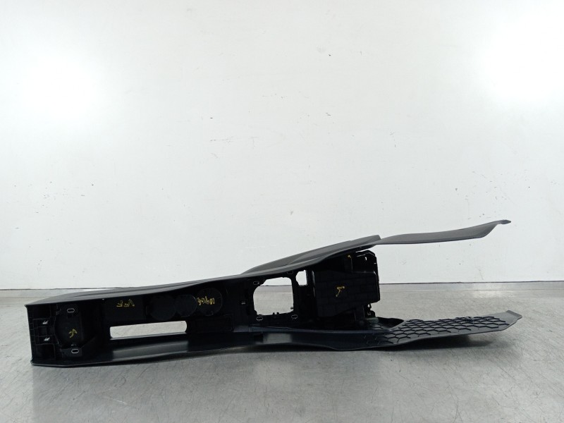 Recambio de consola central para audi a1 sportback (gba) 25 tfsi básico referencia OEM IAM 82B863243  