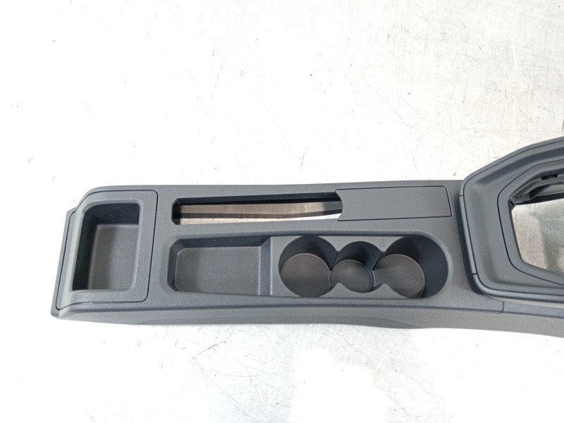 Recambio de consola central para audi a1 sportback (gba) 25 tfsi básico referencia OEM IAM 82B863243  