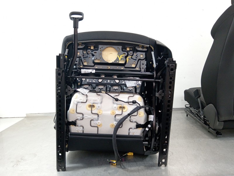 Recambio de juego asientos completo para skoda octavia combi (5e5) ambition referencia OEM IAM 5WA881106D 5WA881105D 5E3885375J