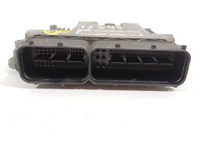 Recambio de centralita motor uce para chevrolet captiva 2.0 vcdi lt referencia OEM IAM 96813187 96814427 0281012695