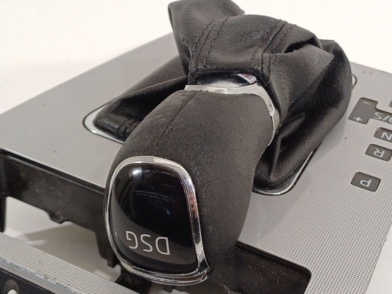Recambio de pomo palanca cambio para skoda octavia combi (5e5) 2.0 tdi referencia OEM IAM 5E1713123AK  