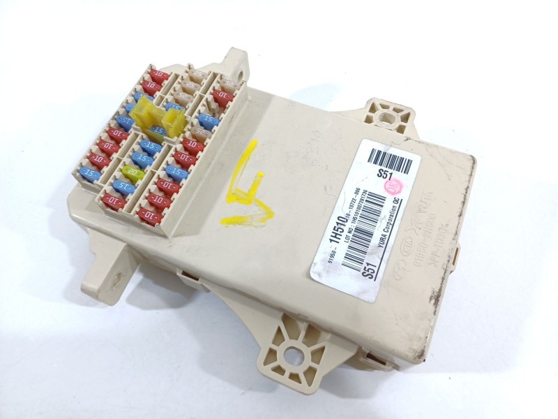 Recambio de caja reles / fusibles para hyundai i30 classic referencia OEM IAM 919501H510  919501H51010