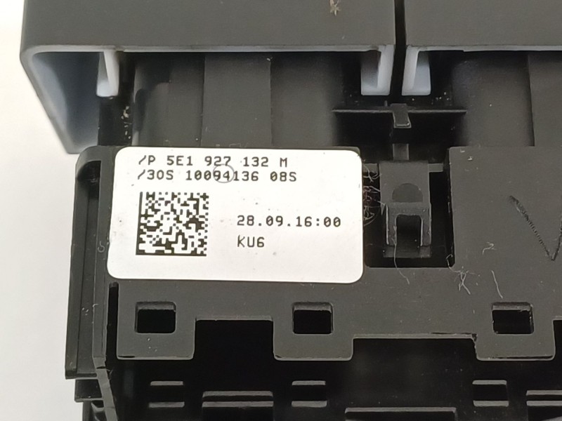 Recambio de mando multifuncion para skoda octavia combi (5e5) 2.0 tdi referencia OEM IAM 5E1927132M  