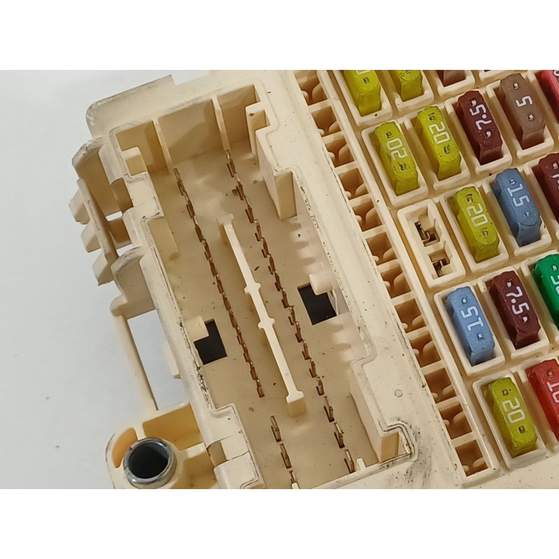 Recambio de caja reles / fusibles para fiat bravo ii (198_) 1.9 d multijet (198axb1a) referencia OEM IAM 51761160  