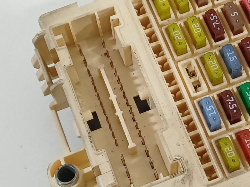 Recambio de caja reles / fusibles para fiat bravo ii (198_) 1.9 d multijet (198axb1a) referencia OEM IAM 51761160  