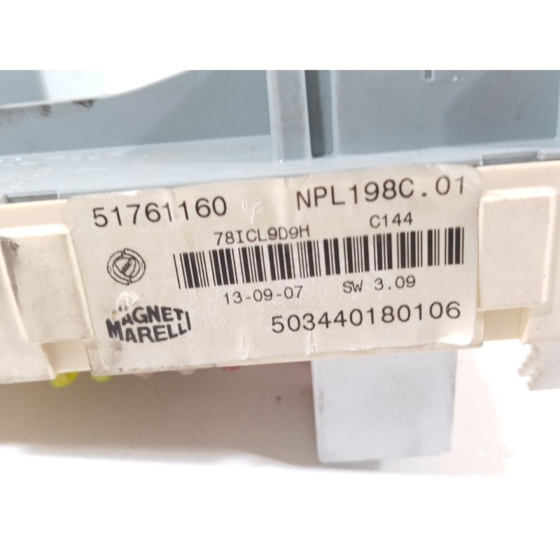 Recambio de caja reles / fusibles para fiat bravo ii (198_) 1.9 d multijet (198axb1a) referencia OEM IAM 51761160  