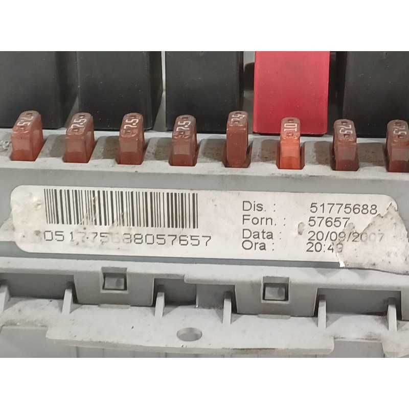 Recambio de caja reles / fusibles para fiat bravo ii (198_) 1.9 d multijet (198axb1a) referencia OEM IAM 51775688  