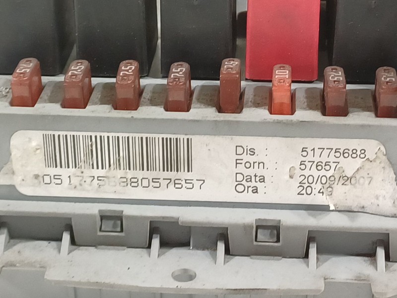 Recambio de caja reles / fusibles para fiat bravo ii (198_) 1.9 d multijet (198axb1a) referencia OEM IAM 51775688  