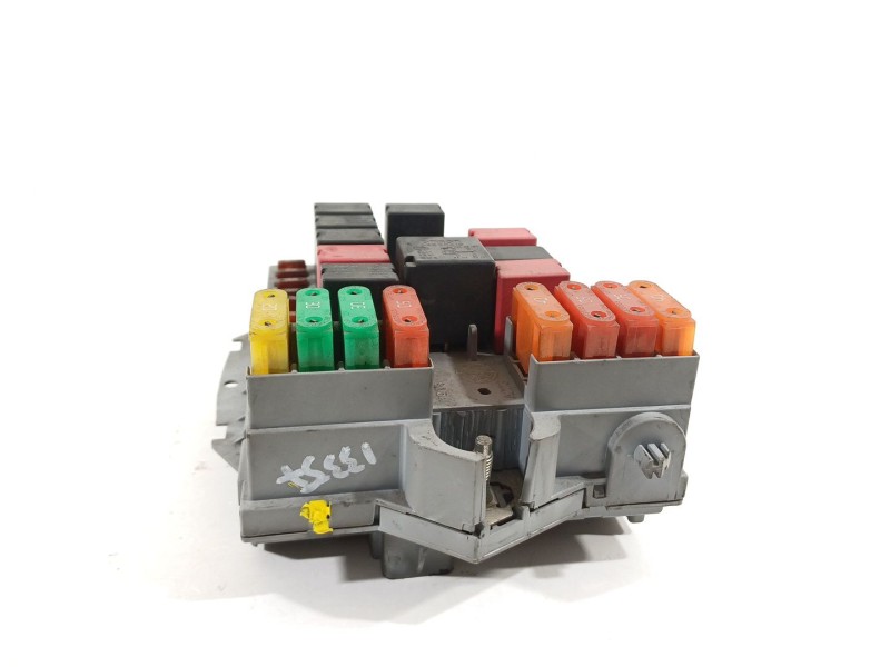 Recambio de caja reles / fusibles para fiat bravo ii (198_) 1.9 d multijet (198axb1a) referencia OEM IAM 51775688  