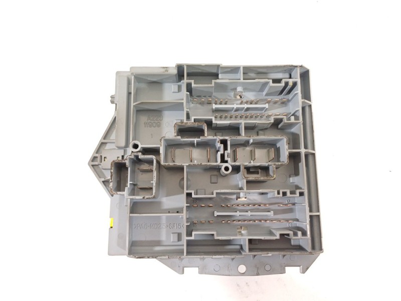 Recambio de caja reles / fusibles para fiat bravo ii (198_) 1.9 d multijet (198axb1a) referencia OEM IAM 51775688  