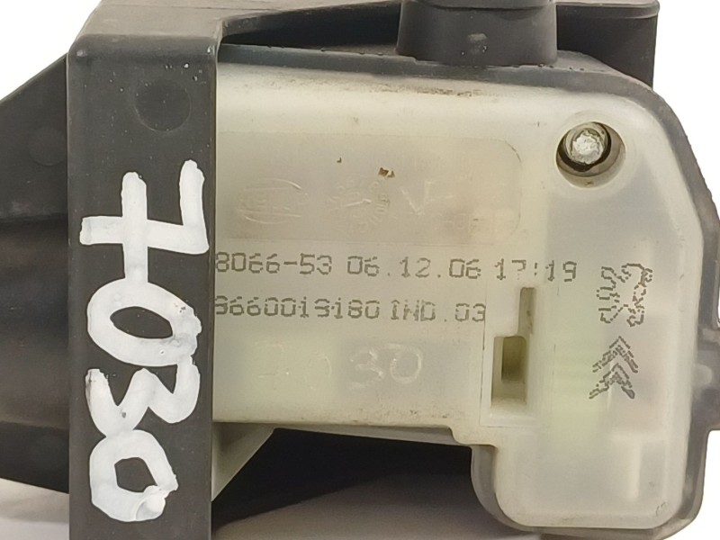 Recambio de tapa exterior combustible para citroën c4 grand picasso exclusive referencia OEM IAM 1517E4  9660019180
