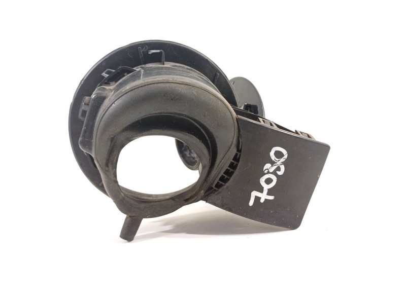Recambio de tapa exterior combustible para citroën c4 grand picasso exclusive referencia OEM IAM 1517E4  9660019180