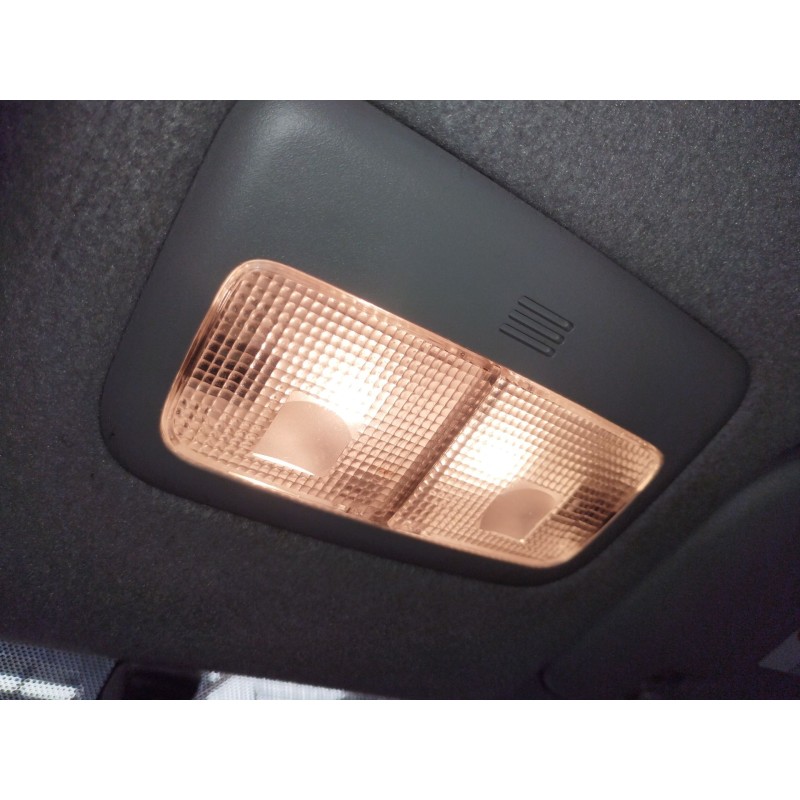 Recambio de luz interior para toyota yaris (ksp9/scp9/nlp9) básico referencia OEM IAM   