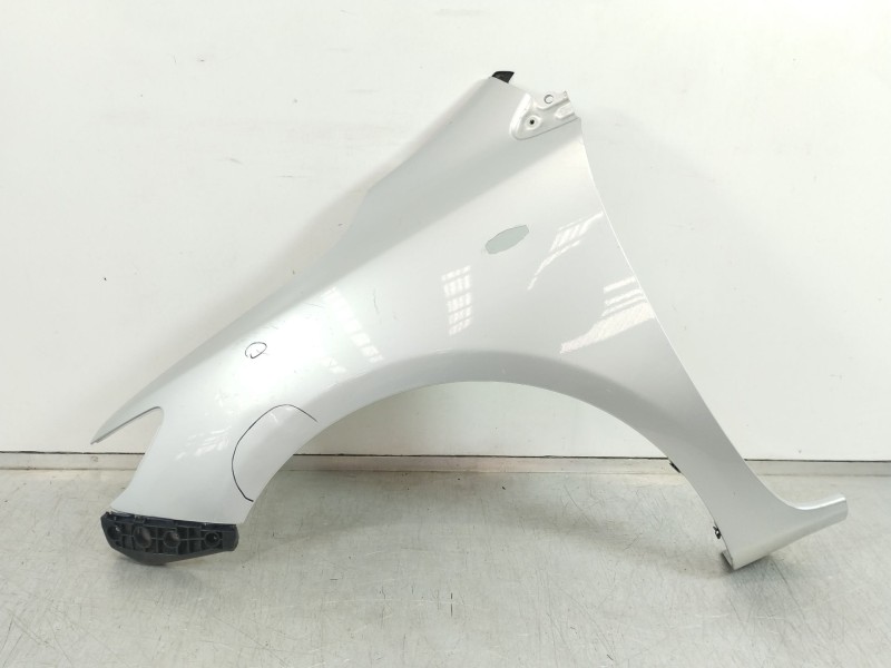 Recambio de aleta delantera izquierda para toyota corolla (e15) high referencia OEM IAM   