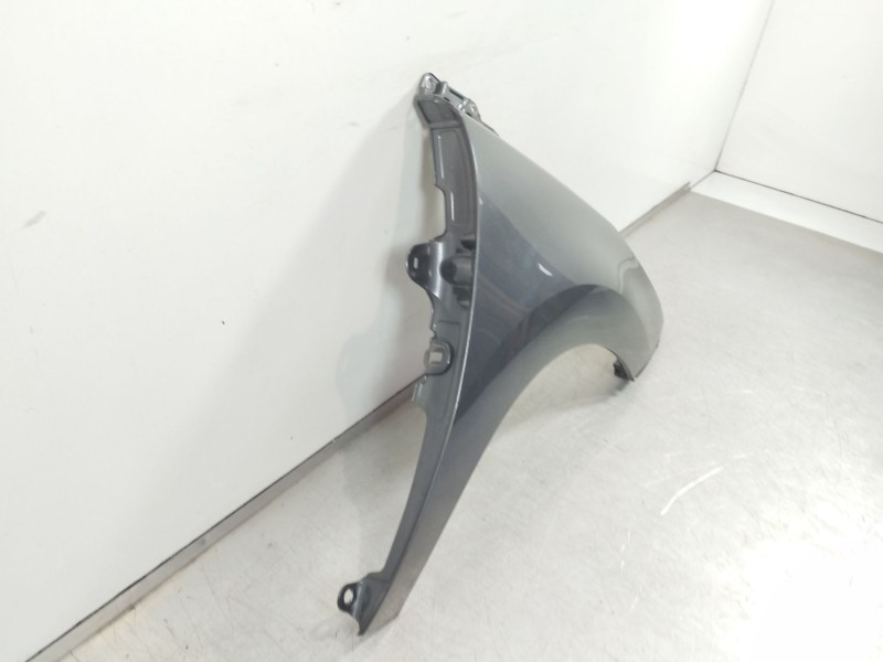 Recambio de aleta delantera derecha para peugeot 5008 sport pack referencia OEM IAM 9685904780  