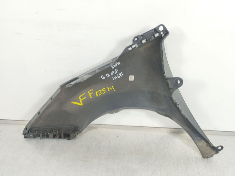 Recambio de aleta delantera derecha para peugeot 5008 sport pack referencia OEM IAM 9685904780  