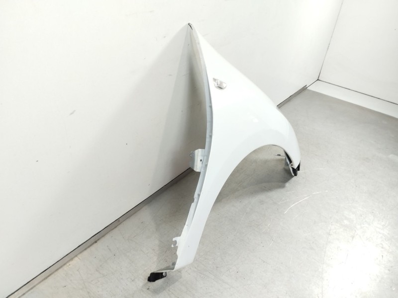 Recambio de aleta delantera derecha para dacia logan ii essential referencia OEM IAM 631002288R  