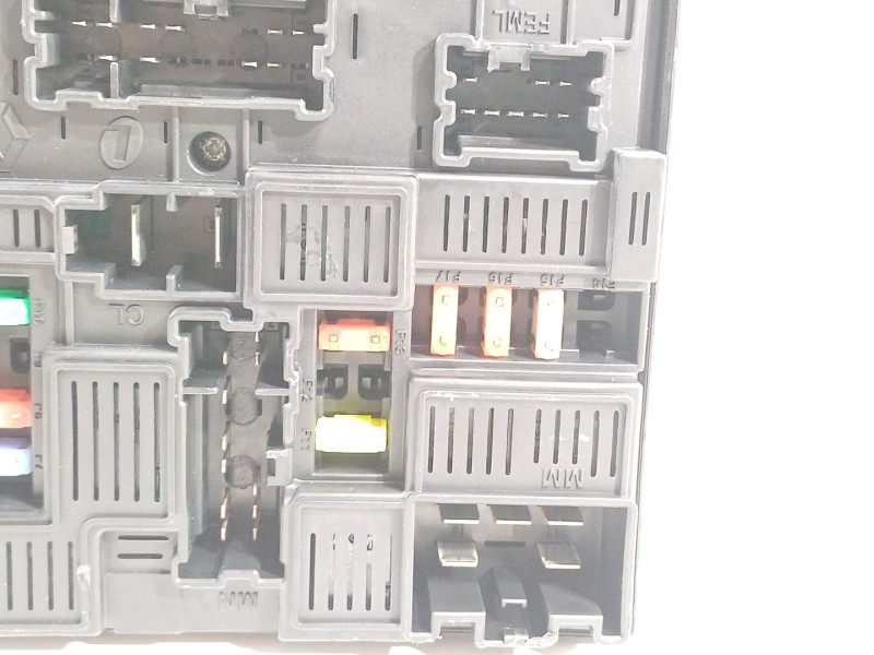 Recambio de caja reles / fusibles para nissan qashqai (j11) acenta referencia OEM IAM 284B75NA1A  