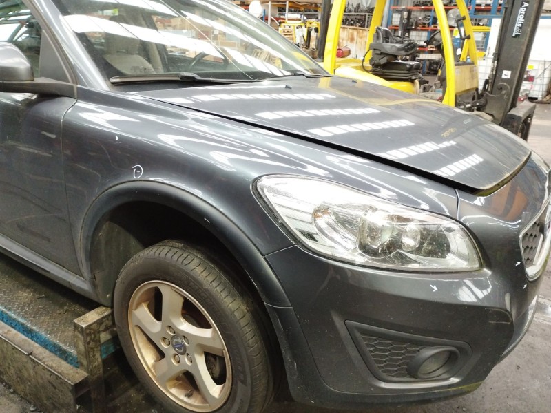 Recambio de aleta delantera derecha para volvo c30 1.6 d drive kinetic referencia OEM IAM    Recambio de aleta delantera derecha para volvo c30 1.6 d drive kinetic referencia OEM IAM