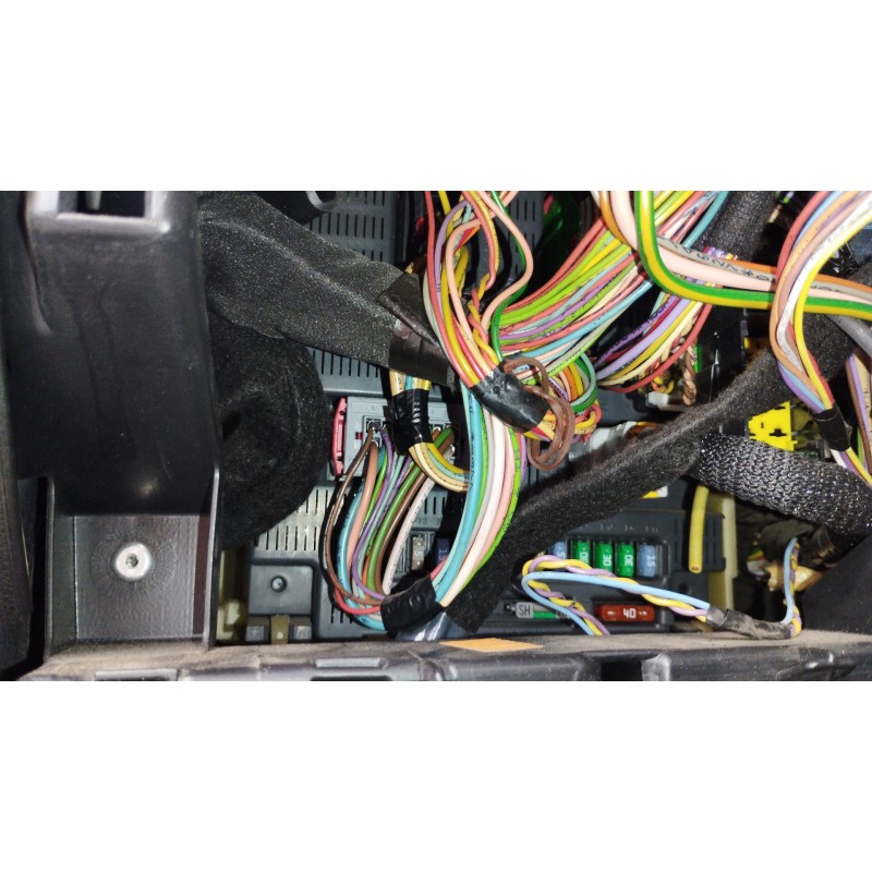 Recambio de caja reles / fusibles para peugeot 308 2.0 16v hdi fap cat (rhr / dw10bted4) referencia OEM IAM 9663798180  