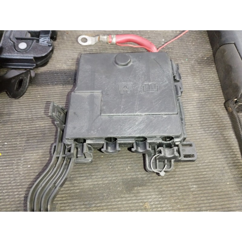 Recambio de caja reles / fusibles para volvo c30 1.6 d drive kinetic referencia OEM IAM   