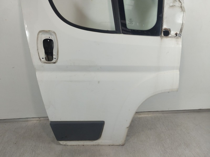 Recambio de puerta delantera derecha para peugeot boxer autobús 2.2 hdi 120 referencia OEM IAM   
