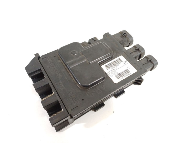 Recambio de modulo electronico para renault megane iii sport tourer dynamique referencia OEM IAM 243800011R  