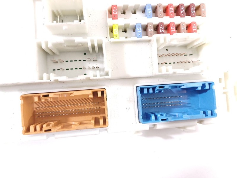 Recambio de caja reles / fusibles para volvo v40 cross country plus referencia OEM IAM 31394963  8624178694