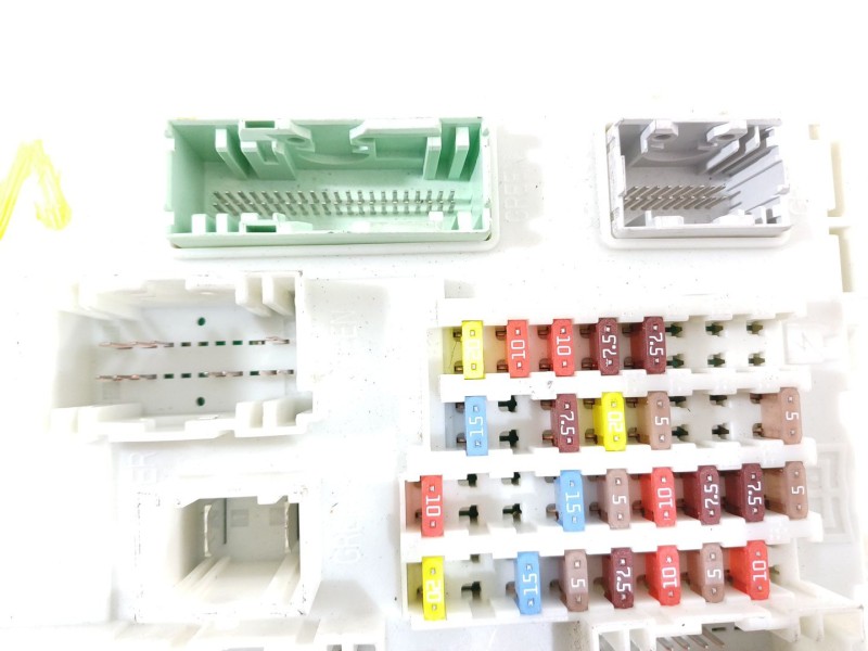 Recambio de caja reles / fusibles para volvo v40 cross country plus referencia OEM IAM 31394963  8624178694