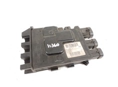 Recambio de caja reles / fusibles para renault megane iii berlina 5 p dynamique referencia OEM IAM 243800010R  