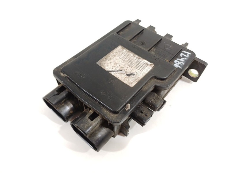 Recambio de caja reles / fusibles para renault laguna iii dynamique tomtom referencia OEM IAM 243800014R  