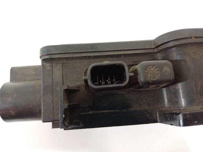 Recambio de caja reles / fusibles para renault laguna iii dynamique tomtom referencia OEM IAM 243800014R  