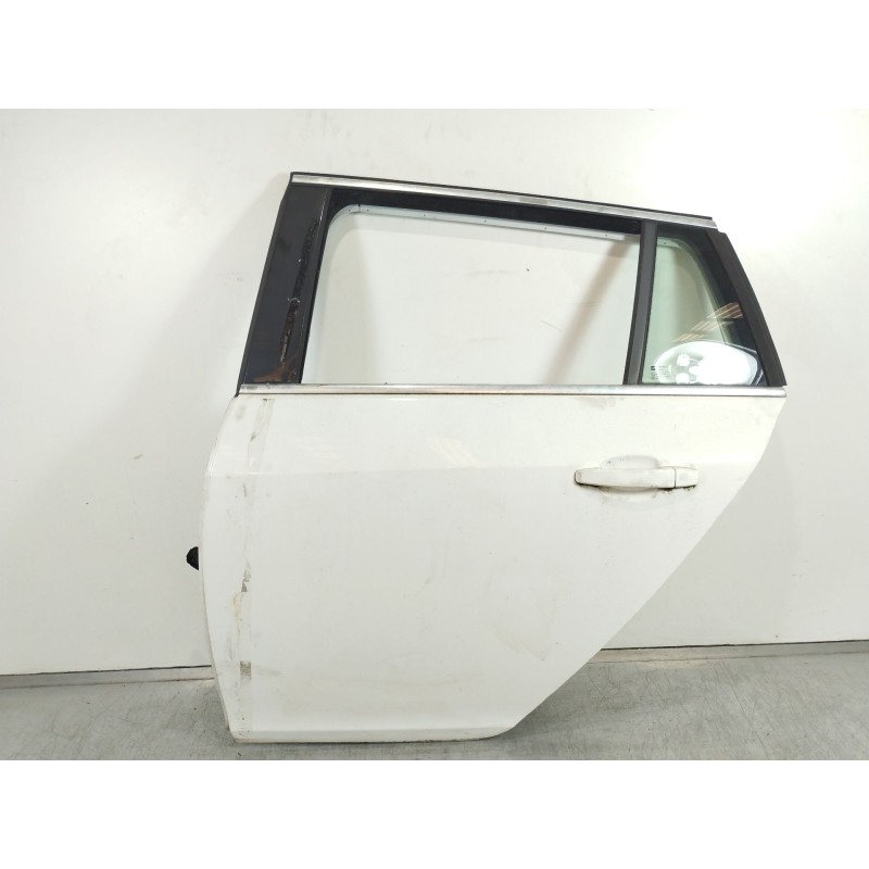Recambio de puerta trasera izquierda para opel insignia sports tourer 2.0 16v cdti referencia OEM IAM   