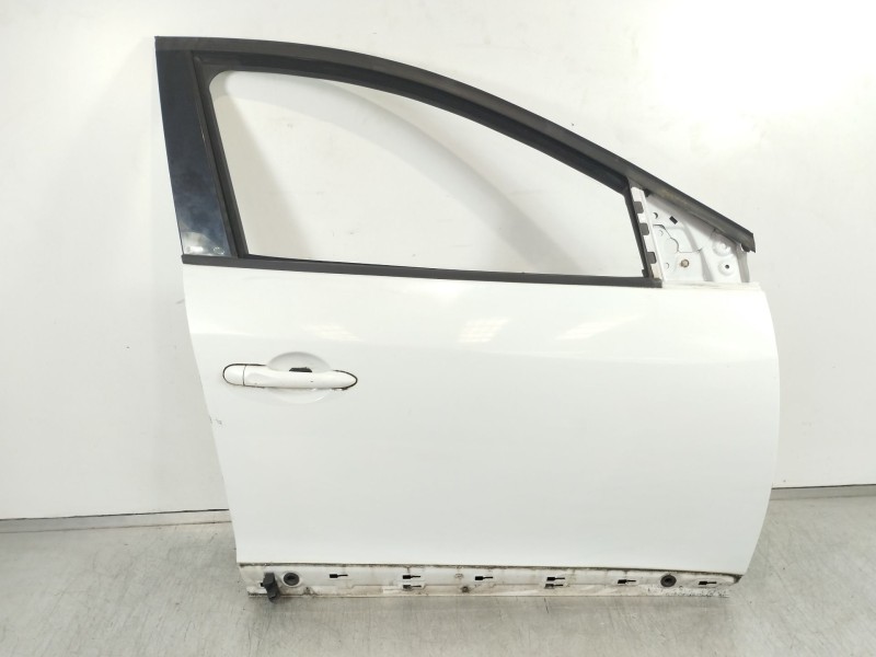 Recambio de puerta delantera derecha para renault megane iii berlina 5 p dynamique referencia OEM IAM   