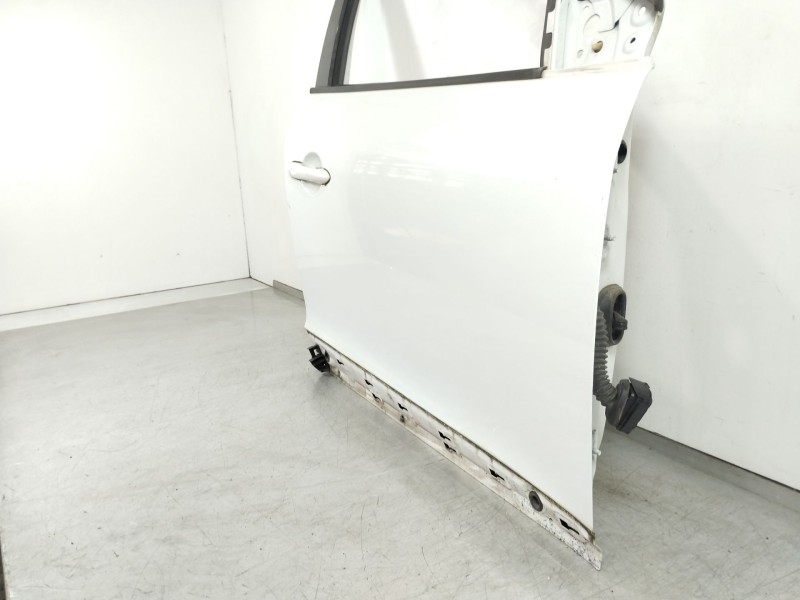 Recambio de puerta delantera derecha para renault megane iii berlina 5 p dynamique referencia OEM IAM   