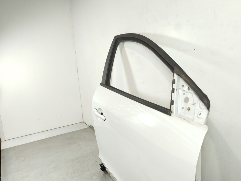 Recambio de puerta delantera derecha para renault megane iii berlina 5 p dynamique referencia OEM IAM   