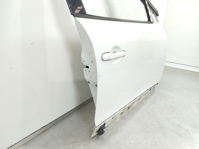 Recambio de puerta delantera derecha para renault megane iii berlina 5 p dynamique referencia OEM IAM   