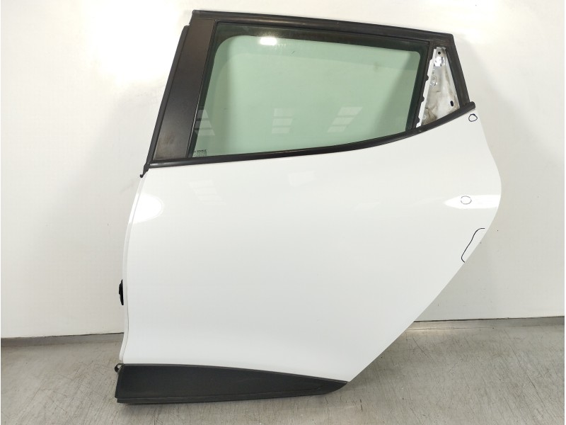 Recambio de puerta trasera izquierda para renault clio iv business referencia OEM IAM 821130034R  