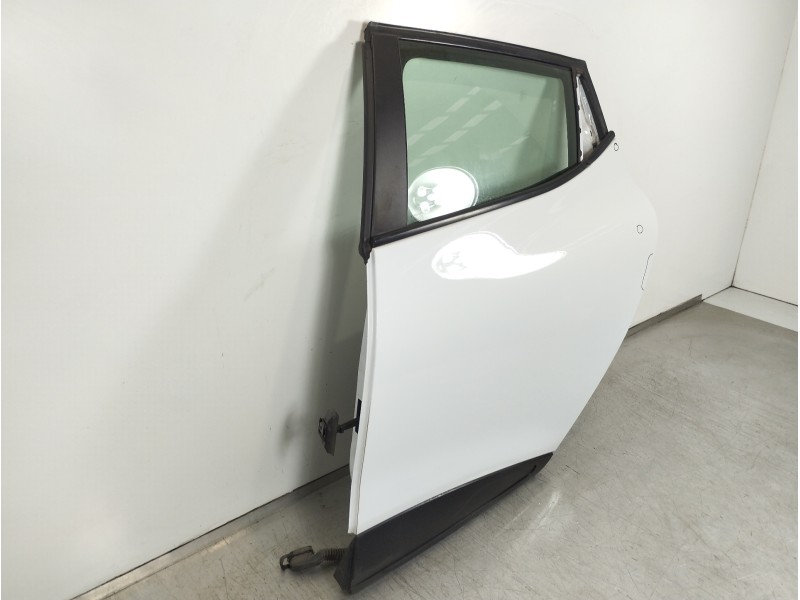 Recambio de puerta trasera izquierda para renault clio iv business referencia OEM IAM 821130034R  