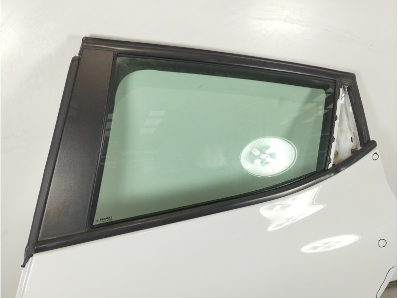 Recambio de puerta trasera izquierda para renault clio iv business referencia OEM IAM 821130034R  