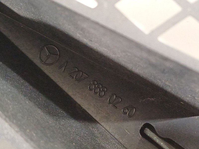 Recambio de rejilla delantera para mercedes-benz clase clk (w207) coupe 250 cgi blueefficiency referencia OEM IAM A2078880283  A